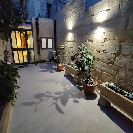 Holiday home Peaceful Traditional Maltese Townhouse *