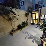 Peaceful Traditional Maltese Townhouse * 卢加