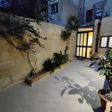 Peaceful Traditional Maltese Townhouse * Luqa