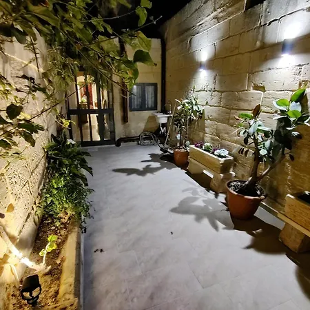 Peaceful Traditional Maltese Townhouse 度假居 卢加