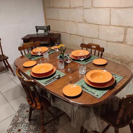 Peaceful Traditional Maltese Townhouse 度假居 卢加