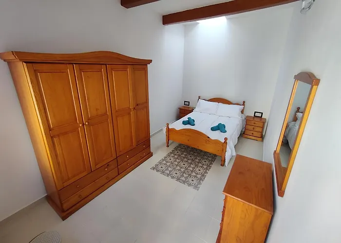 Peaceful Traditional Maltese Townhouse *